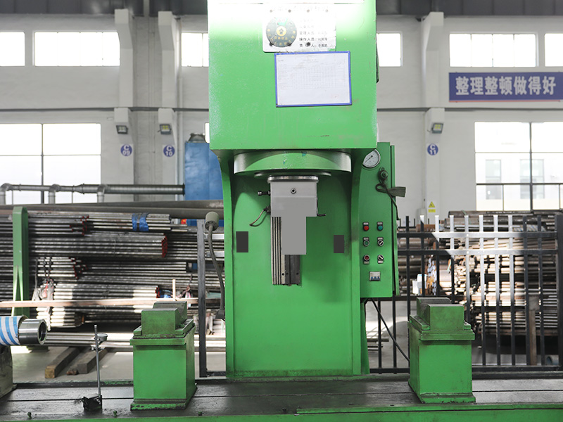 CNC straightening machine